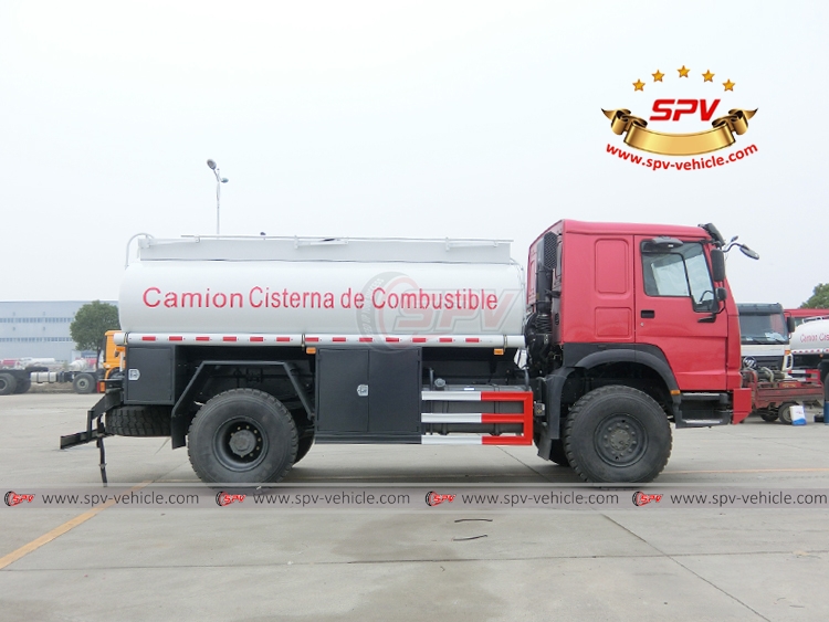 10,000 Litres 4X4 Fuel Tank Truck Siontruk - RS